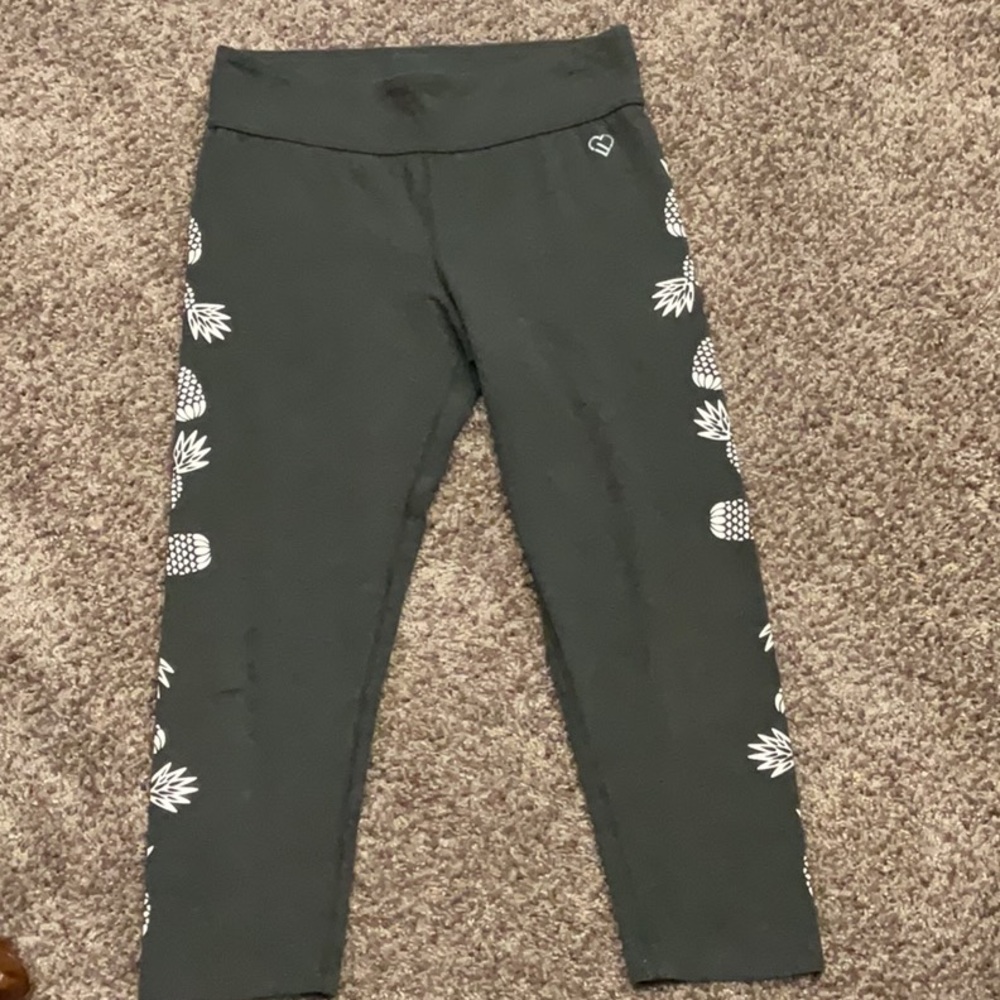 Aero Dark Gray Capri Size L